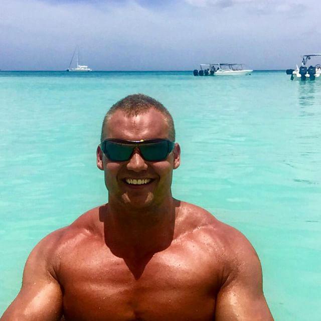 actiontravel_'s tweet photo. Saona relax:)
#puntacana #pimpam #martinmester #nutrend #nutrendteam #muscle #crossfit #physiqupro #physique #beachโฆ http://t.co/g3AamXG7K4