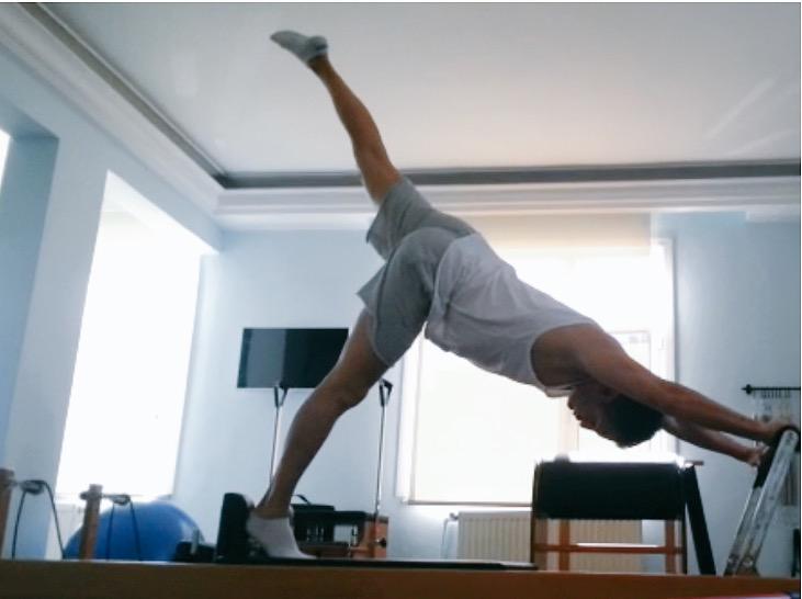 Barrel, Chair, Tower Reformer ve Cadillac'tan oluşan aletli pilates çalışmaları için doğru adres