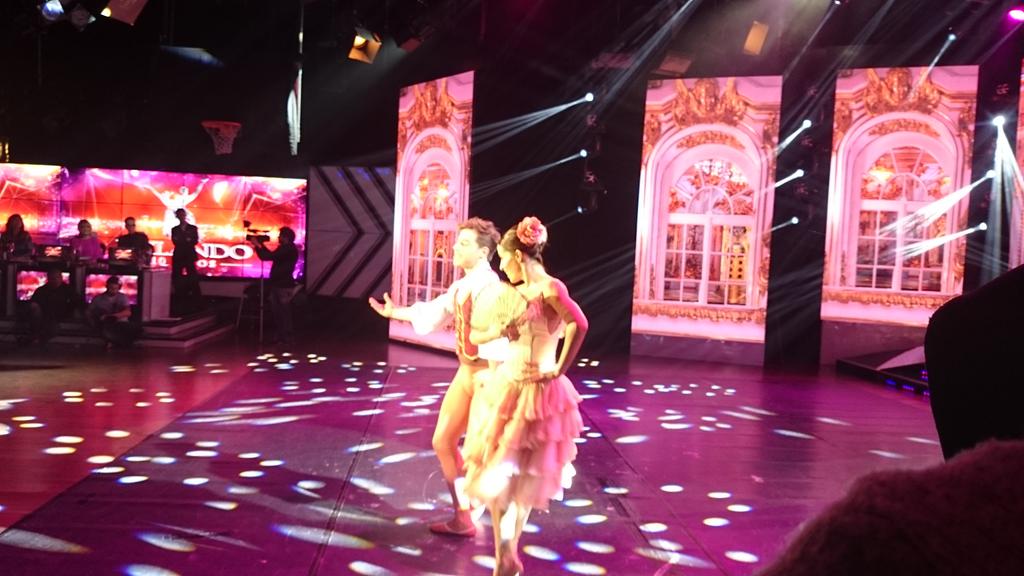 martrore's tweet photo. “@esteeselshowok: [BAILARON @FernandoDente @lourdesanchezok] Les gustó? RT -> SI / FAV -> NO http://t.co/mrmzUOAoDx”