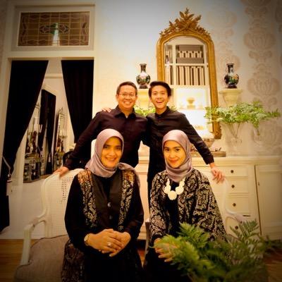 OFCcoboyjr's tweet photo. Happy family :) ♡♥ http://t.co/T3YXgRMwUC