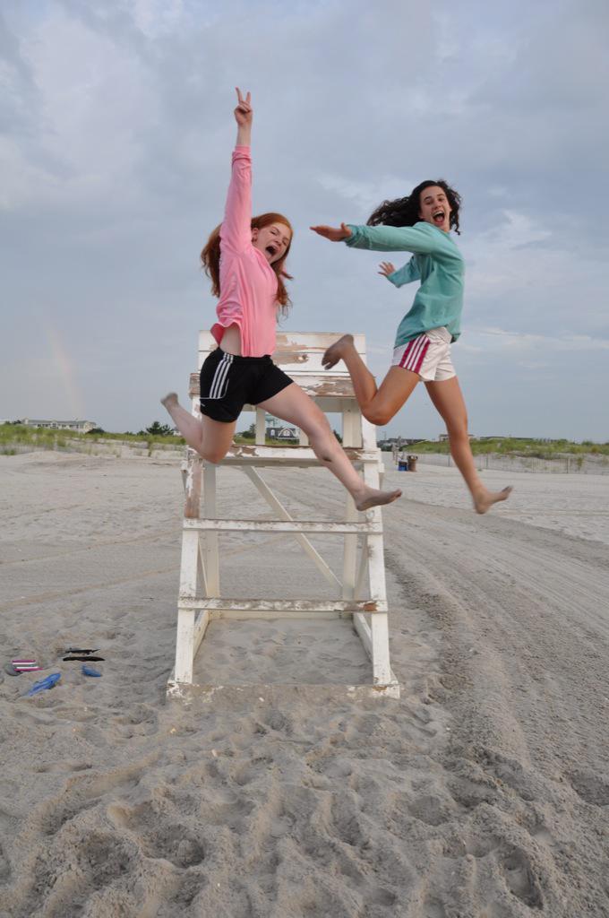 FazziniLaura's tweet photo. Happy birthday @lizzy_snyder21!!! I hope you had a great day, I'm so glad we became so close this year!!! http://t.co/L4T1rFNfGk