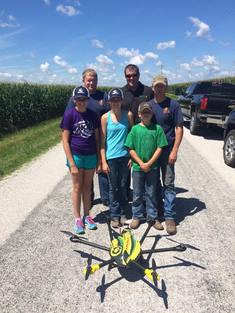 AaronBartlow's tweet photo. Awesome day of crop scouting @Heritage Family Farms and working with the next generation.  @CropCopter @ChannelSeed http://t.co/wGnvGniMfq