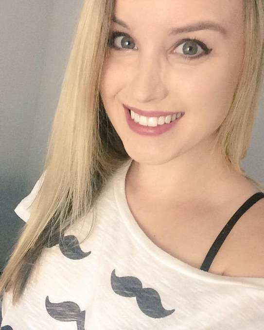 Come hangout with me on MFC :) http://t.co/YTeljKbmk2 http://t.co/24doHpGIAL<a href="/tag/riplola"class="tags"><span>#riplola</span></a>