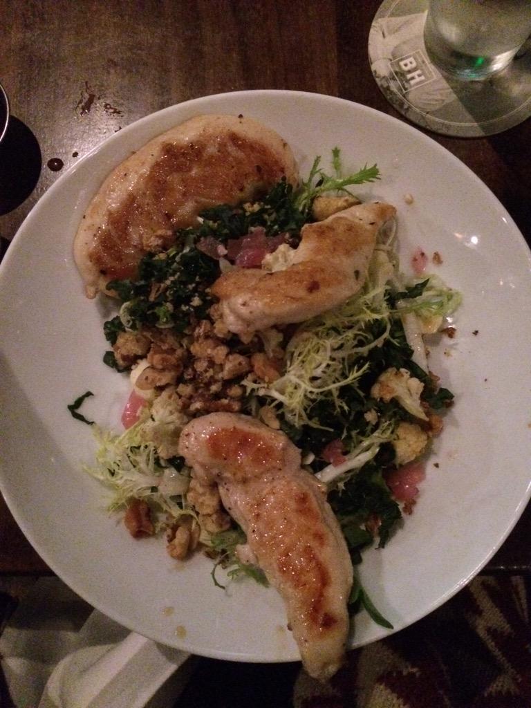 😍Lacinato kale Salad @ <a href="/BartlettHallSF/">Bartlett Hall</a> w. #organicchicken👌perfect meal aftr a day of bng a #tourist in #SanFrancisco