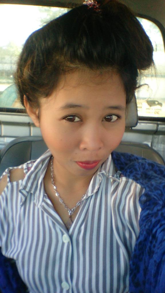 parawee776's tweet photo. ไม่ใช่คนสวย แต่  แค่คนไม่ใส่ใจ http://t.co/Kw7LO7Mhmq