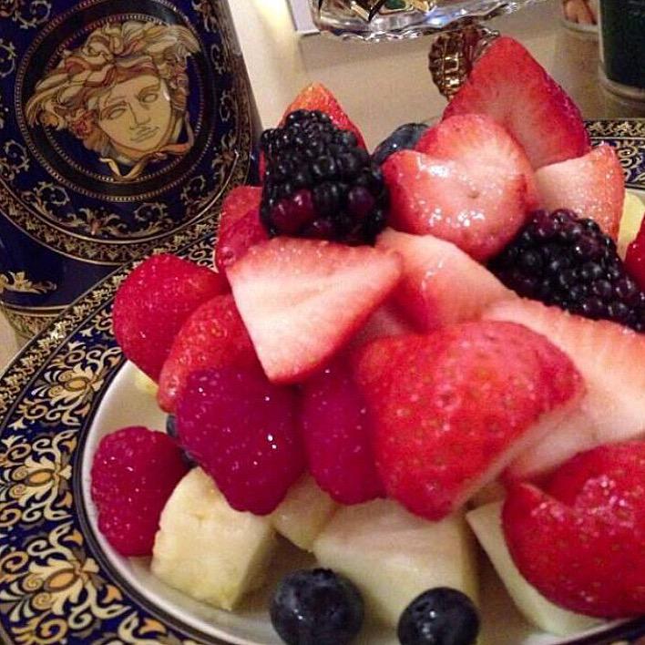 Mo7aMmEd1979's tweet photo. صباح الفواكهة من قاعد ؟؟ http://t.co/MRM1sCSZbh