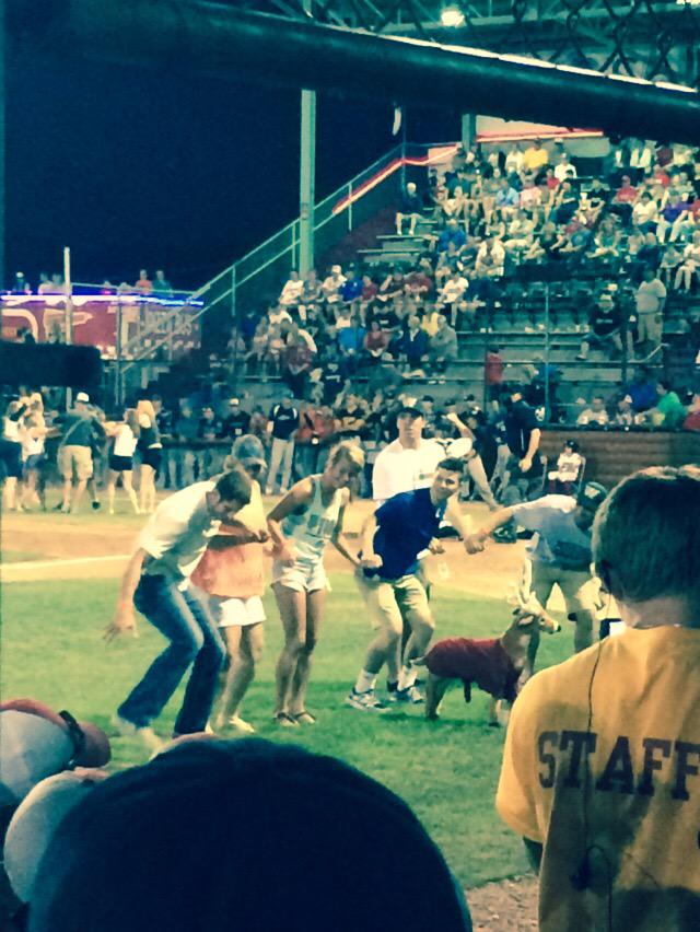 jayhutch40's tweet photo. #Deerick http://t.co/97Zr8XuFRE
