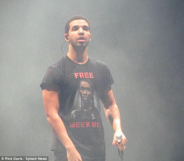 _iTrevii's tweet photo. You fake af @MeekMill http://t.co/JJZC21FazL