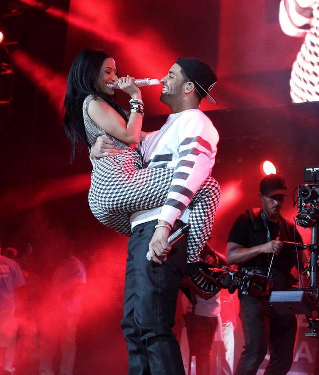 _Nelliee's tweet photo. @MeekMill @Drake #AintThatYourBitch ☕️☕️☕️ http://t.co/KAQnPyK2Sq