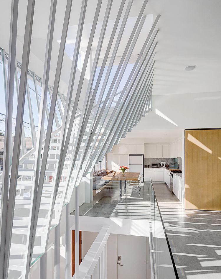 dwell's tweet image. Minimalist duplex in Venice: bit.ly/1IaYPWZ