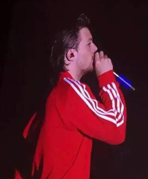 rxinbowlouis's tweet photo. BREAKING|| LOUIS JOINING #ZAUGHTY http://t.co/SdIonFQkNY