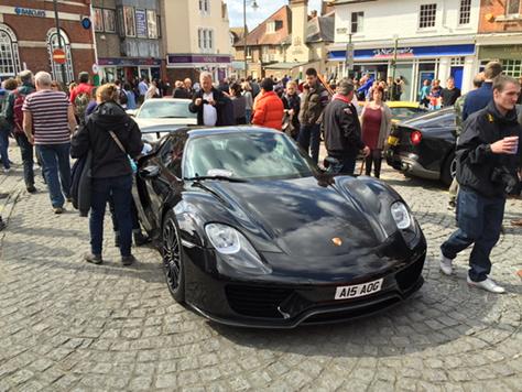 StuttgartLegend's tweet photo. #HYBRIDWEDNESDAY Gorgeous Porsche 918 Spyder Hybrid spotted at a recent event in Horsham #3pinplug #hashtagWednesday http://t.co/G8dmAsleUG