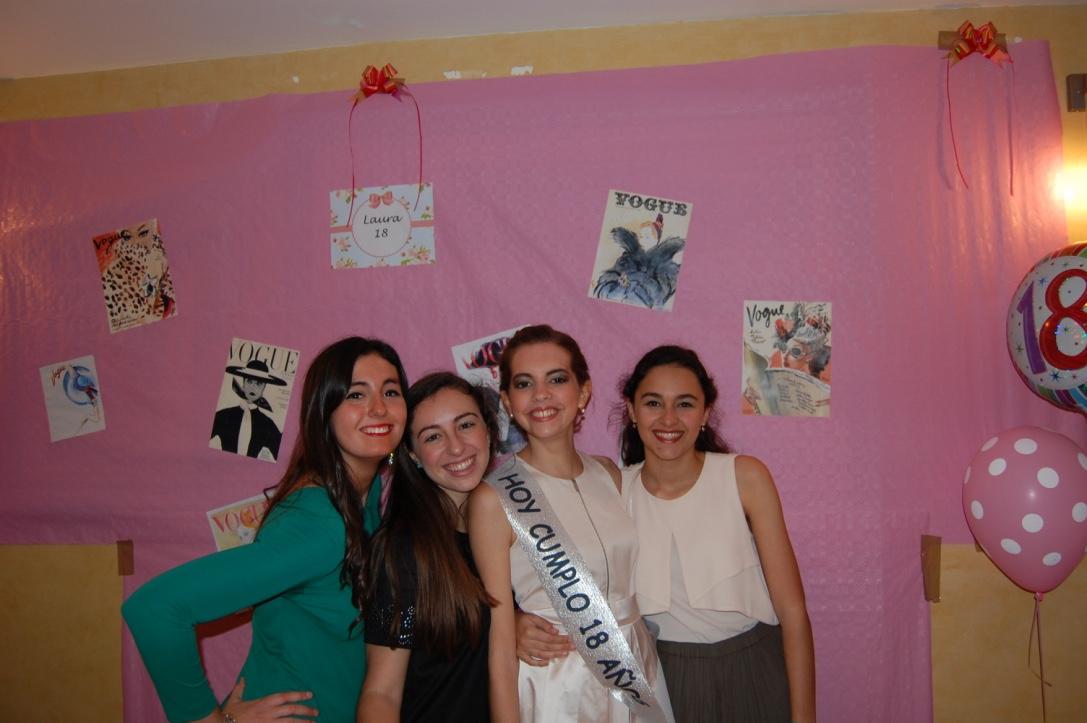 ElenaZamGar's tweet photo. Memories #mischicas😊❤ @PilarMoyaD http://t.co/NL0rwCK1o4