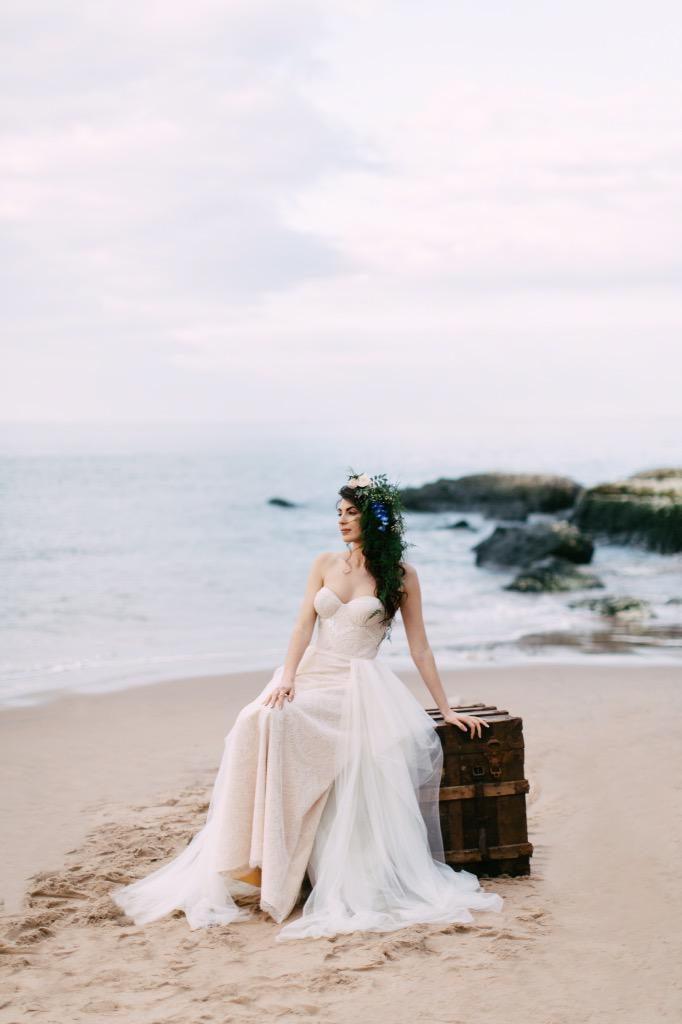 Our Secret of the Sea shoot has featured in <a href="/junebugweddings/">Junebug Weddings</a> Makeup by me!
junebugweddings.com/wedding-blog/i…