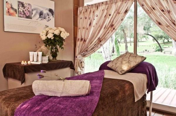 Mtpatourism's tweet photo. Couples Spa, sundowner game drive, sparkling wine: It's all about #Romance #winterpackagesMP http://t.co/BRvAxsq3kP http://t.co/6la2HErbD2
