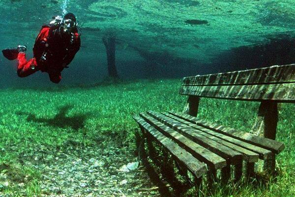 _Paisajes_'s tweet photo. Green Lake, Austria. Es un parque en invierno, y un profundo lago de aguas cristalinas en verano. http://t.co/OUN0rOKkWj