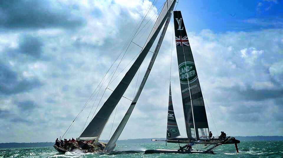 SimonShawUK's tweet photo. Old &amp; New captured by the wonderful @Livvytrench #OCTFilms @americascup @OfficialJClass @acwspmth @LandRoverBAR http://t.co/DerOcz3s2X