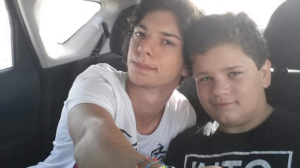 PaoloMarchy's tweet photo. #mybrother #CoralReef #parkofalligators http://t.co/vcOZuzi7eH