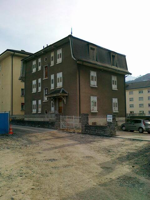 vs_patrimoine's tweet photo. #Sion, rue du Chanoine-Berchtold. Démolition des villas Art Déco (1928) pourtant inscrites à l'inventaire INSA. http://t.co/ZhswfWlQT7