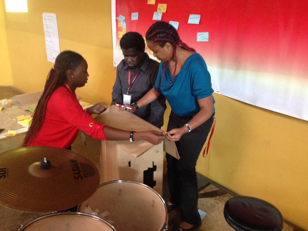 bosch_lukas's tweet photo. Thinking with your hands in a highly creative environment @theimpactweek #prototyping #impactweekkenya #impactweek15 http://t.co/qkZMd1k6BZ