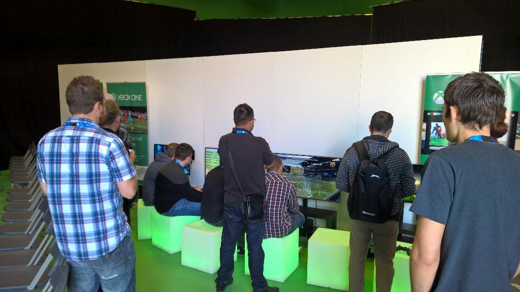 CarlosSpyCweena's tweet image. We&apos;re rolling in London today on the #Windows10Challenge, lets find out some new #myWin10story &apos;s!