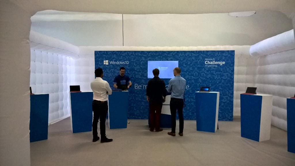 CarlosSpyCweena's tweet image. We&apos;re rolling in London today on the #Windows10Challenge, lets find out some new #myWin10story &apos;s!