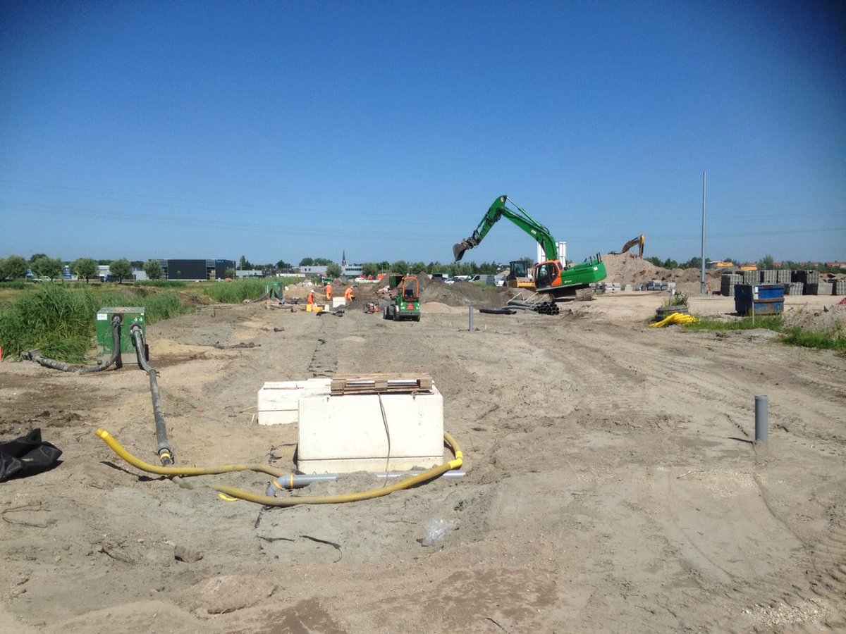 WimSandifort's tweet image. Na 4 weken hard werken door @BAMNootenboom vandaag asfalt bedrijventerrein Oosthoutlaan Sassenheim @BAMGroep_NL