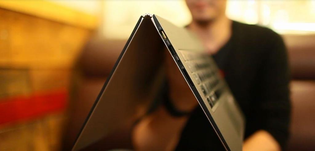 Lenovo_MY's tweet photo. The brilliant watchband hinge? @vernieman, a tech enthusiast explains in a new video coming soon! #YOUInspired http://t.co/v9RUyWIX6k