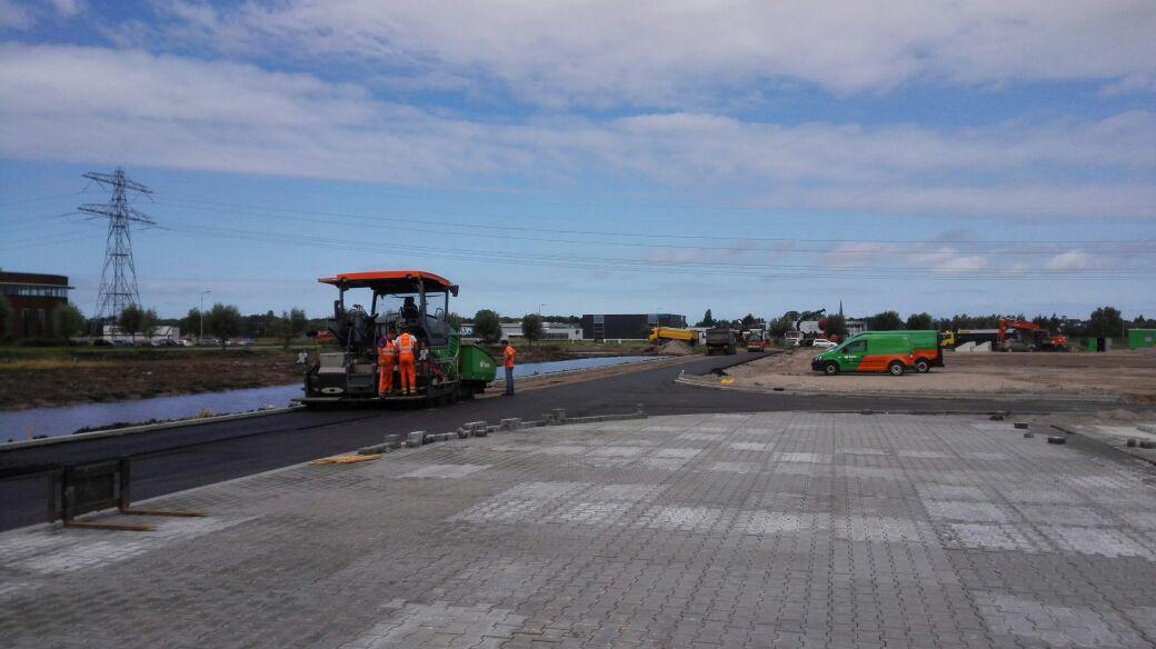 WimSandifort's tweet image. Na 4 weken hard werken door @BAMNootenboom vandaag asfalt bedrijventerrein Oosthoutlaan Sassenheim @BAMGroep_NL