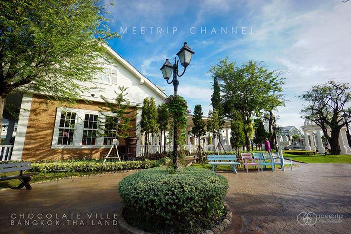 meetrip's tweet photo. Chocolate Ville, Bangkok park-themed restaurant.
Dining In The Park.

#bangkok #restaurant #dine http://t.co/6l2GgNaUyc