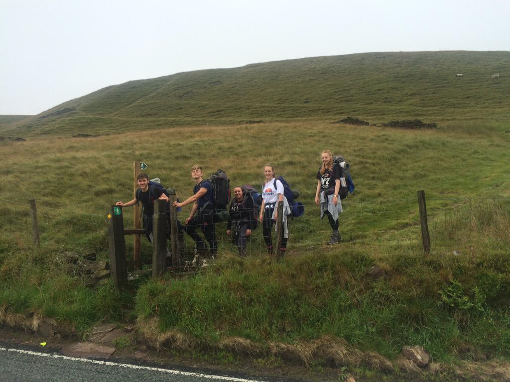 MrSnell_PE's tweet photo. @q3academy DofE Bronze and Silver Groups walking on day 2 of the expedition. Morale is high despite the weather! http://t.co/gCzx54Ykyw