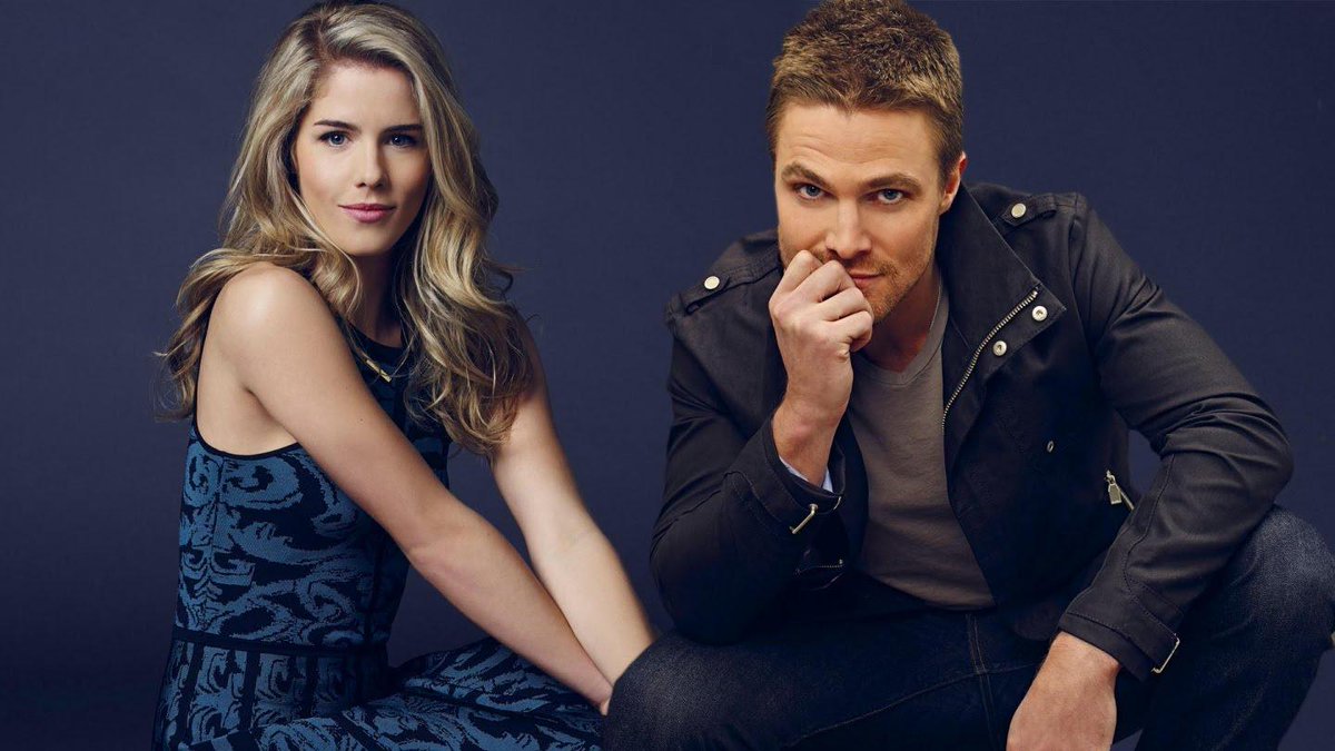 TF1's tweet image. Ce soir, vos super-héros sont sous pression ! Dès 20:55, #Arrow perd le contrôle des événements à Starling City...