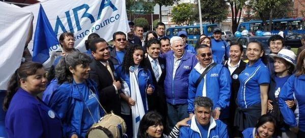 Baena's tweet photo. MIRA: #SelloDeGarantia. Avanza inscripción de nuestros candidatos en todo el país. Este 25 de octubre: ¡#EsElMomento! http://t.co/0VDqDkRQVb
