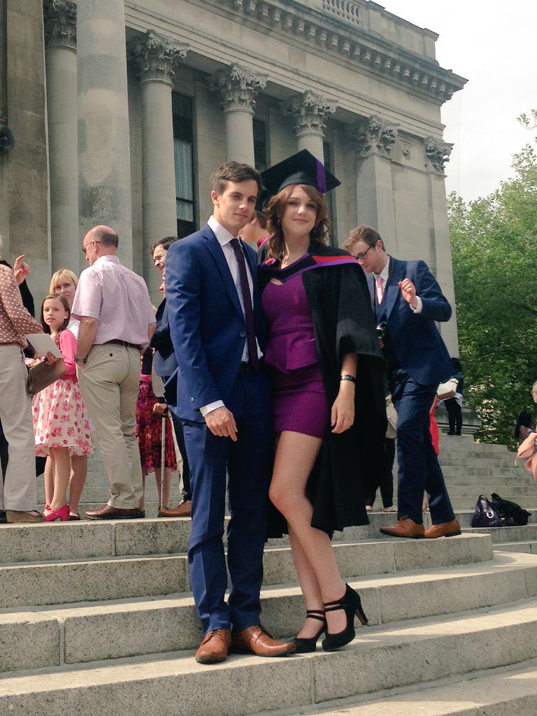 bobbzi92's tweet photo. Congratulations Holly 🎓🎓🎓 so proud of you! #UOPGRAD15 💜💜💜 http://t.co/K6CJV4IMc4