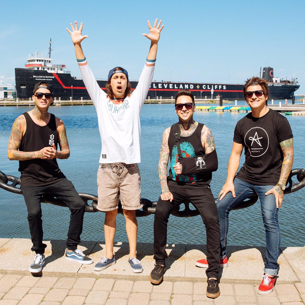 piercetheveil's tweet photo. Excited to have @Tony_Turtle back with us for the #APMAS! http://t.co/jqZwXOB1N1
