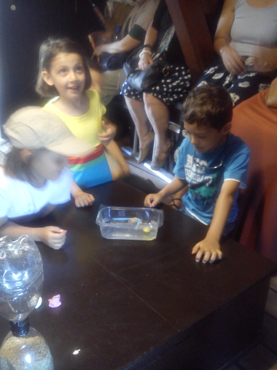 Os barcos flutuam? Como? Estivemos a fazer ciência a bordo da Vera Cruz. #CVVeraCruz <a href="/cienciaviva/">La Ciencia de la Vida 🧬 🇪🇸🇲🇽</a>  @ihc_history