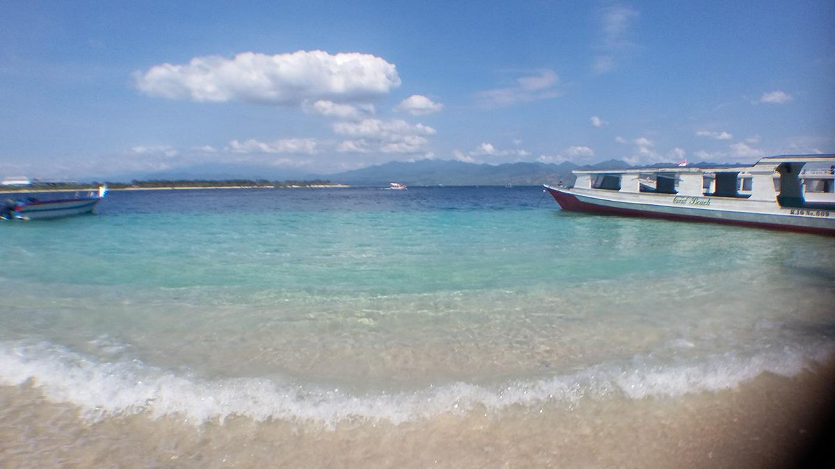 hello all my friends .. do you want holiday in lombok island ? if you want , you can call me :) .. gili trawangan