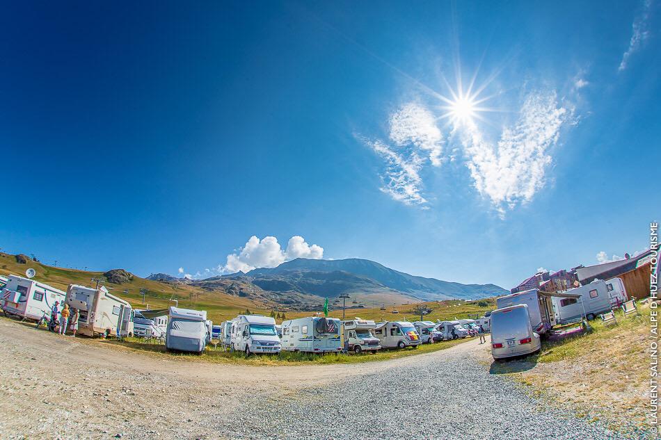 alpedhuez's tweet photo. That is @letour in #alpedhuez ! #TDF2015 

#21bends http://t.co/QrN7FSie1L