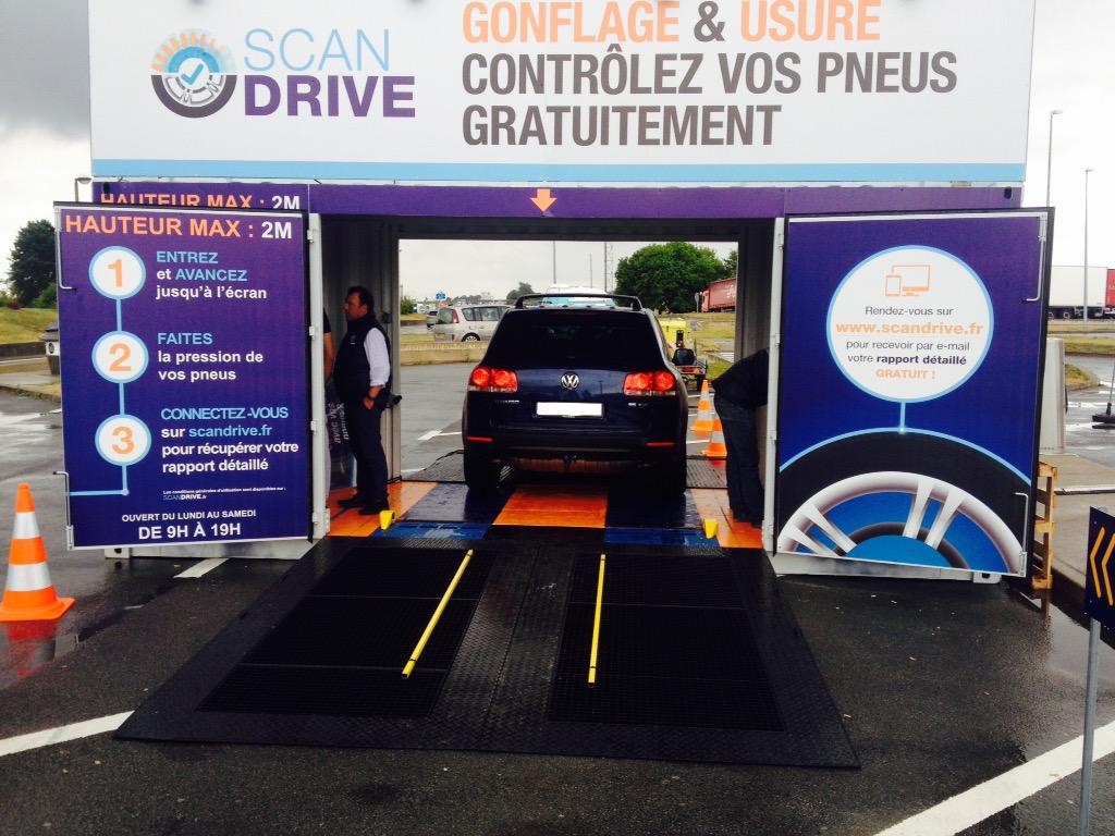 sanef_groupe's tweet image. #Innovation #A1 un scanner high tech pour offrir un diagnostic pneus en 30 secondes jusque samedi soir @ScanDrive_Fr