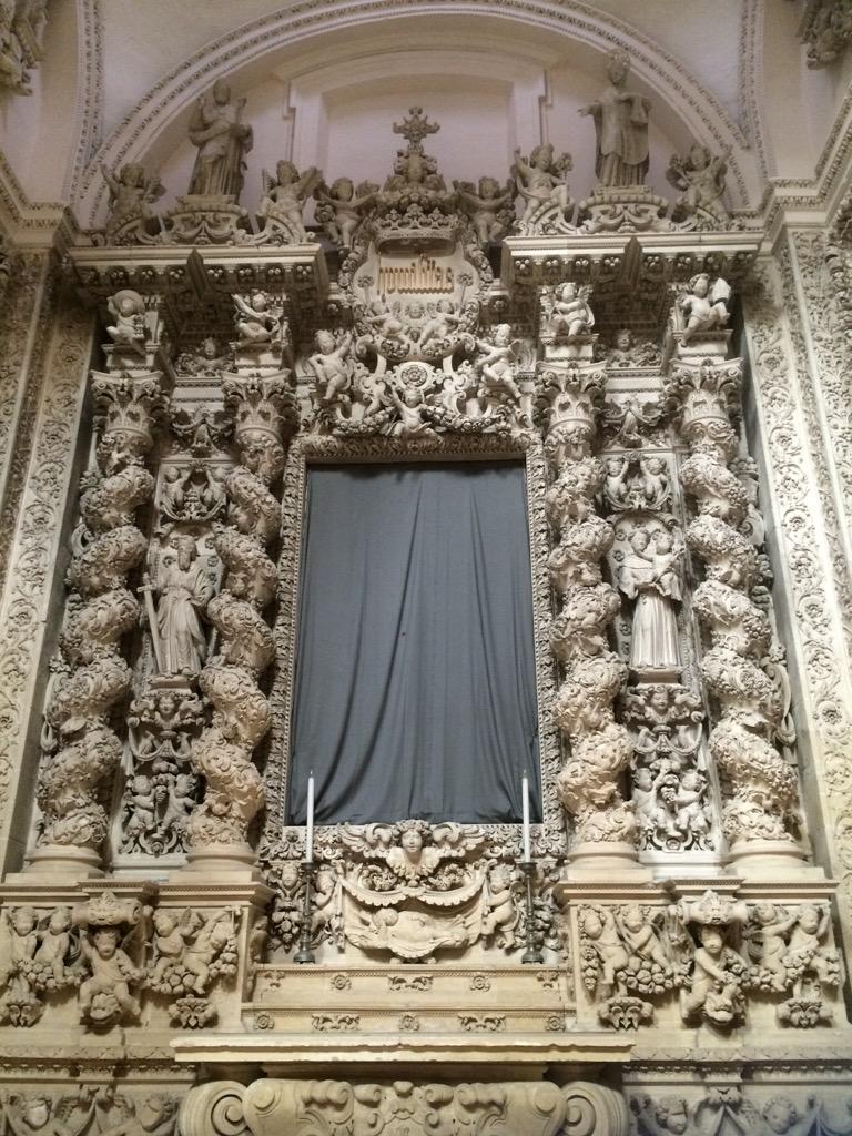 HannahHewetson's tweet photo. Wandering around #Lecce, #Baroque churches deluxe and healthy amounts of local #graffiti http://t.co/6R1keYO3NP