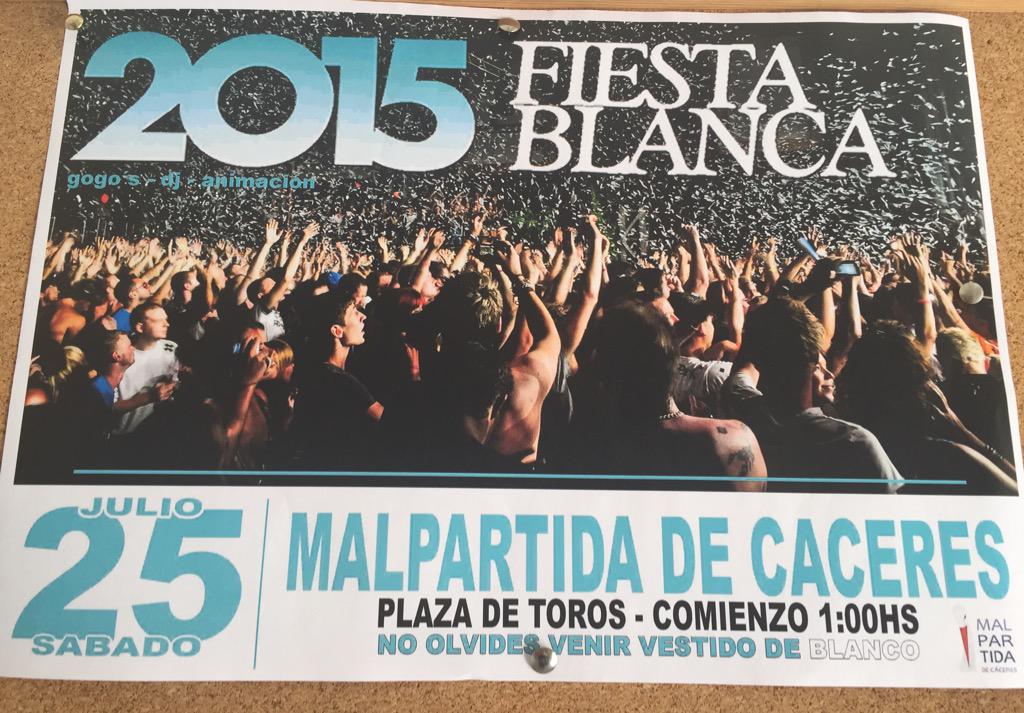 FiestaDeCaceres's tweet photo. ⚪️FIESTA BLANCA 2015🎉

Malpartida de Cáceres http://t.co/RRH03zxfzg