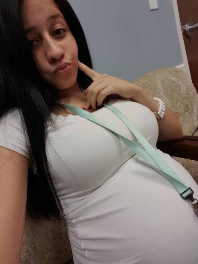 Jaylin_Matos's tweet image. This lil boy has been up n kicking since 7 now its time to check him out #docbound