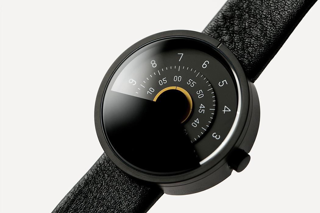 ¨<a href="/Anicorn_Watch/">ANICORN</a>  timepiece equips a unique concentric disc system to display the time in an entirely new way.