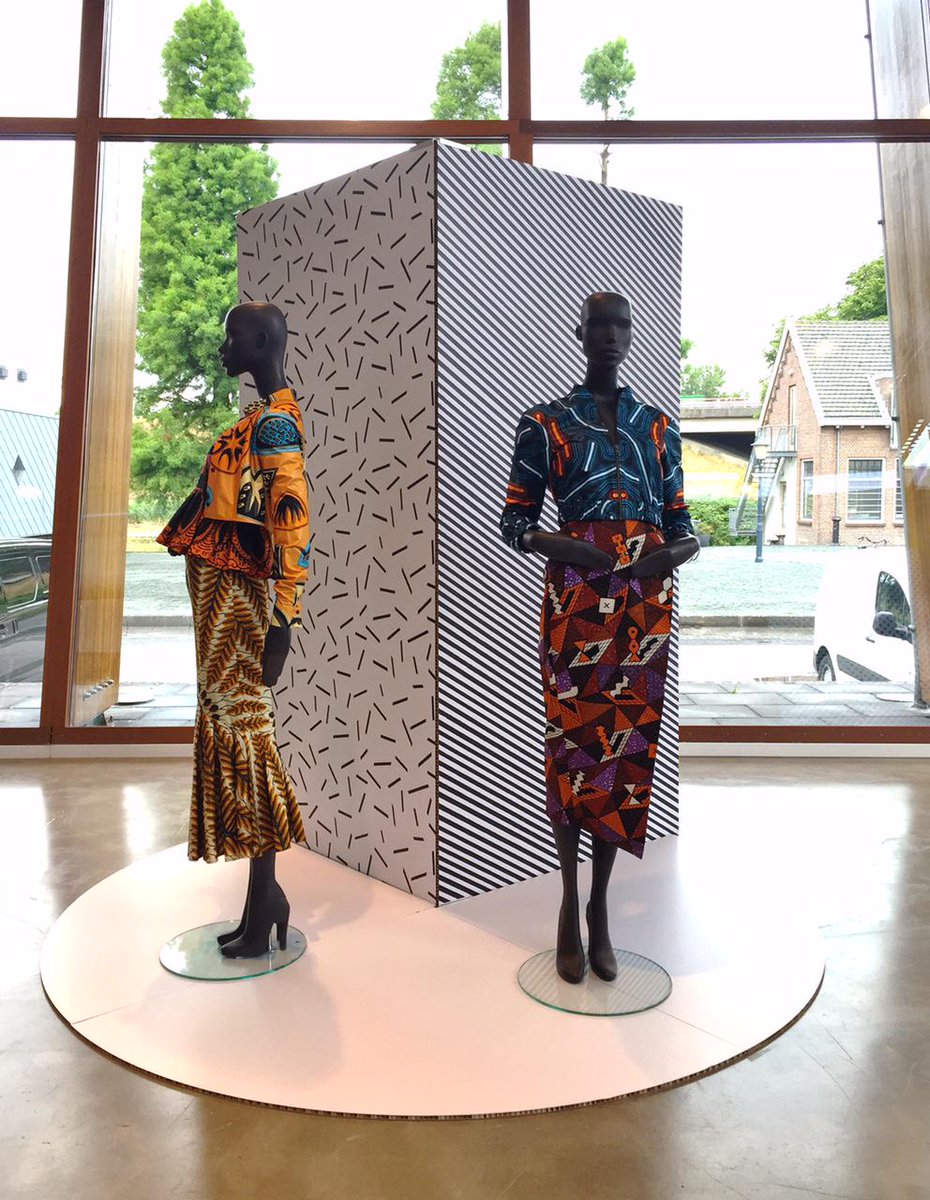 25_atelier's tweet photo. Showroom displays 4 new collection @Vlisco called: TELL http://t.co/qbzg4mnKP7