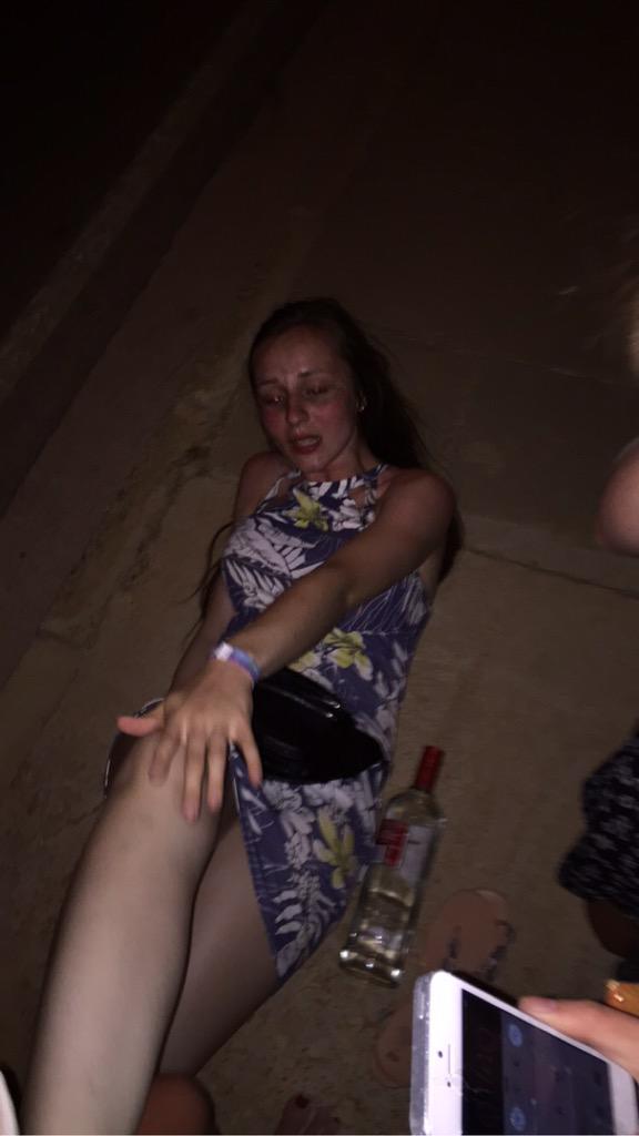mrcarterrt's tweet photo. Day 2 in Napa and 4/6 just can't handle it #foooked http://t.co/eAA04XHDAc