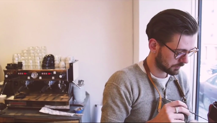 Quand <a href="/gedpalmer/">Ged Palmer</a> &amp; <a href="/willdohrn/">will dohrn</a> passent chez Belleville... Ça donne ça !

vimeo.com/117926900