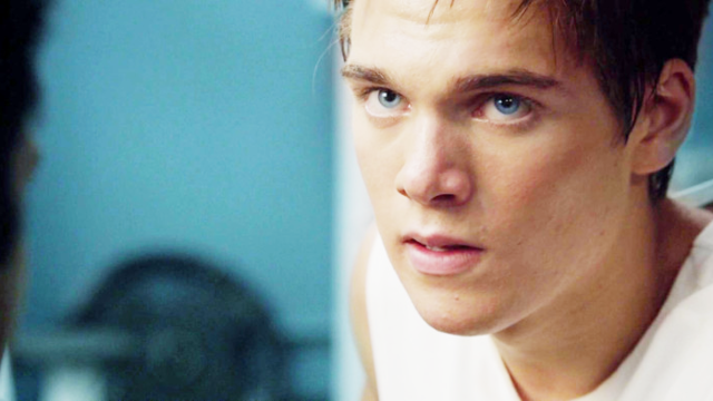 WHICHONEx's tweet photo. RT ═ Liam Dunbar.
FAV ═ Brett Talbot. http://t.co/tSYMtEiEjy