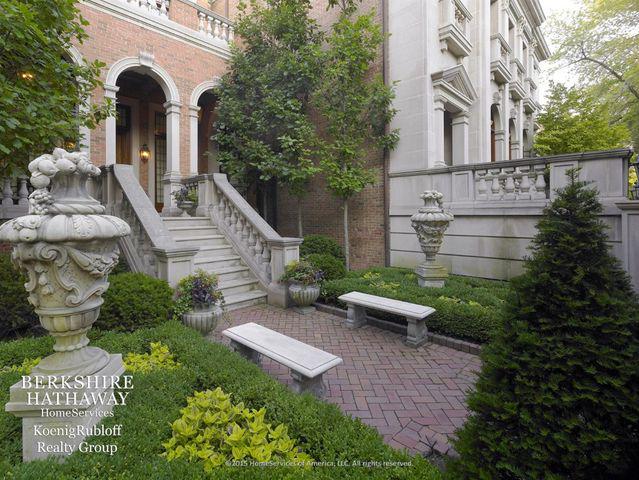 1955 N Burling St Chicago, IL 60614  $18,750,000 ow.ly/PNDxE   Please Retweet
