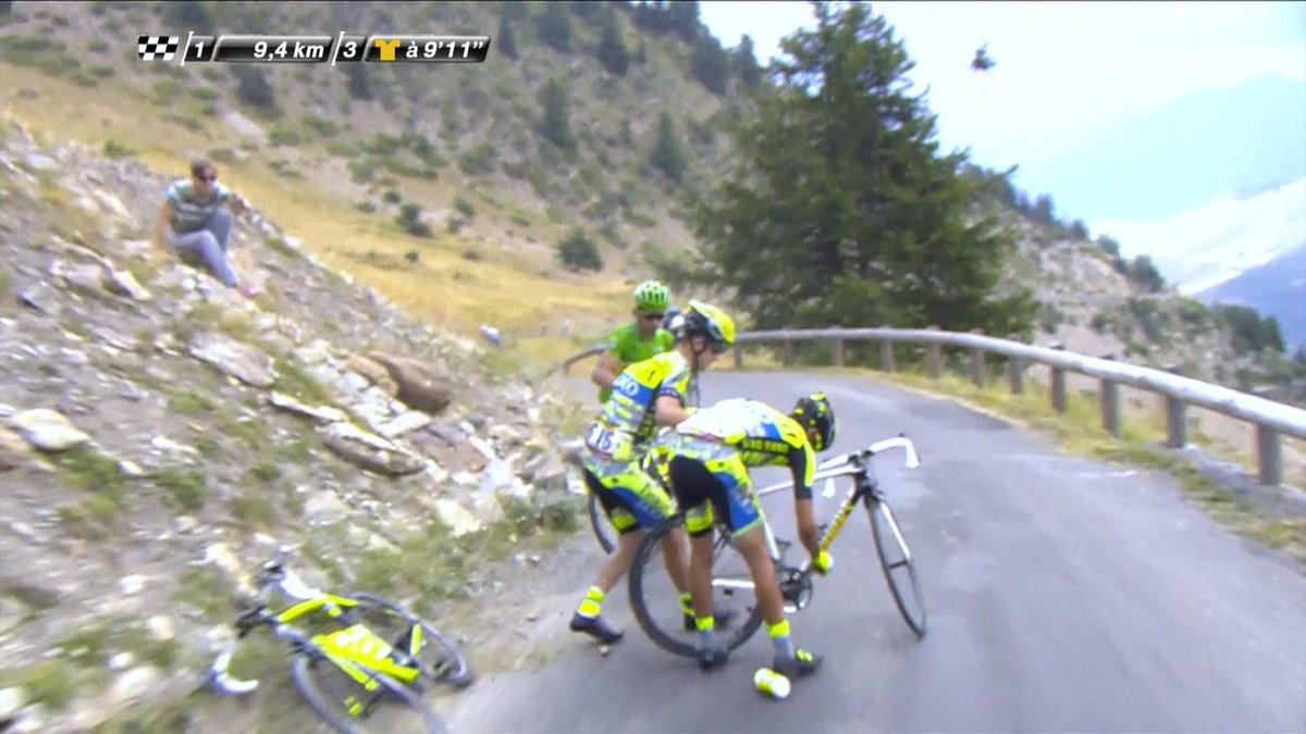 Tour de France: video del cambio bicicletta Contador-Sagan registrato in diretta live durante la gara