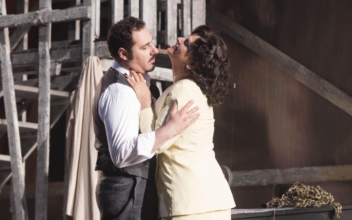 "Ah! M'avvinci ne' tuoi lacci, mia sirena..." <a href="/fiorecedolins/">Fiorenza Cedolins</a> vi aspetta stasera con #Tosca! #sancarloperafestival15